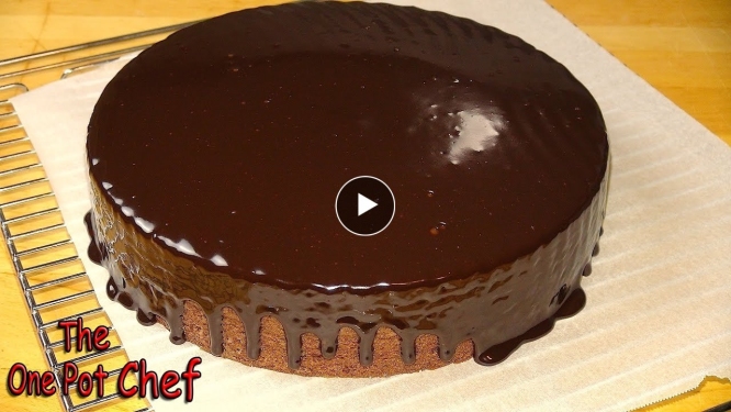 10 Minute Microwave Chocolate Fudge Cake | One Pot Chef